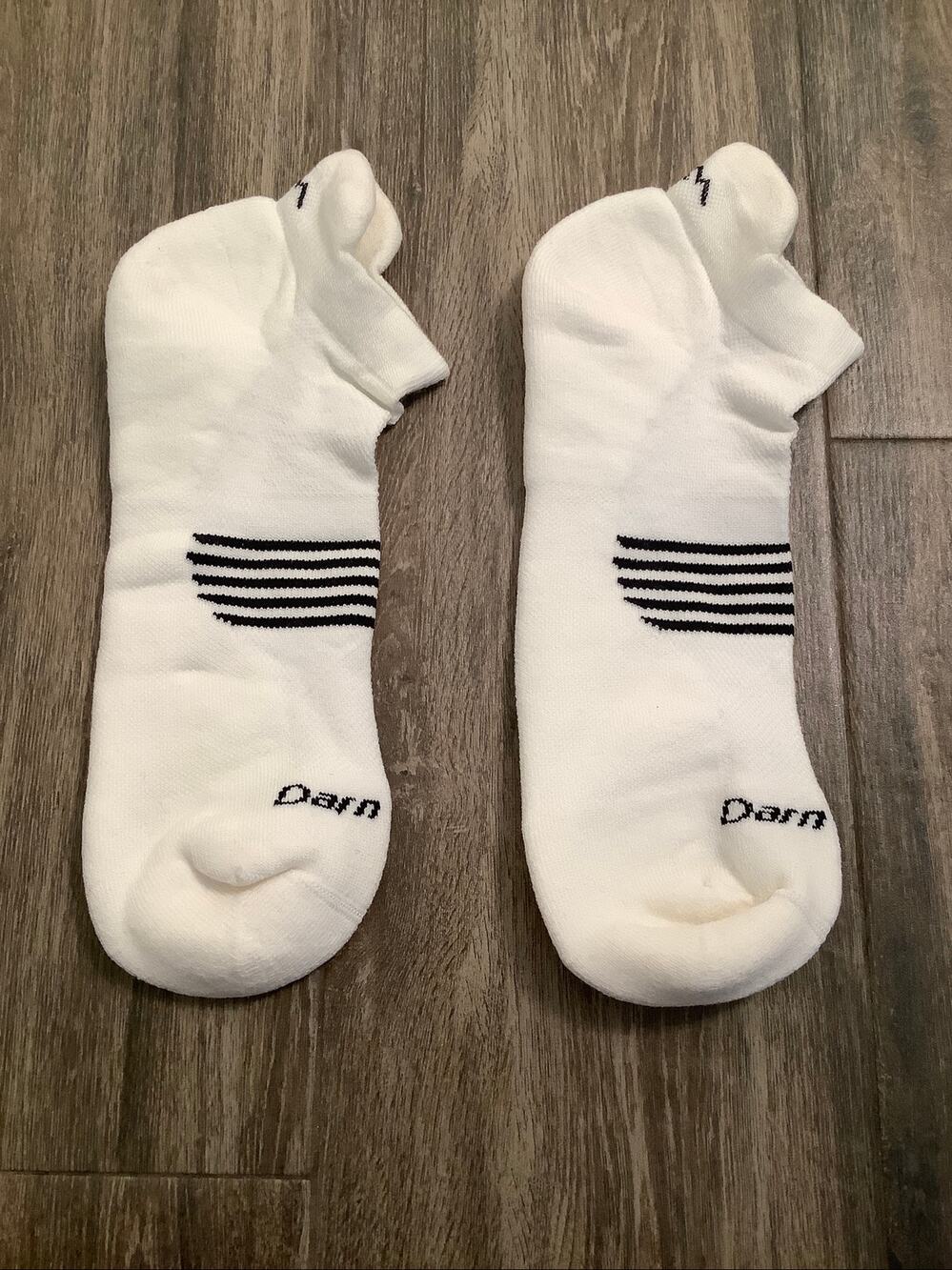Darn Tough Men's Large White Element Lightweight Run No-Show Tab Socks U5-17